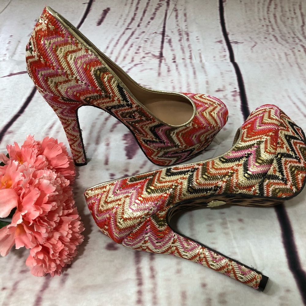 🎉HP🎉Betsey Johnson Vale Multi Colored Pump